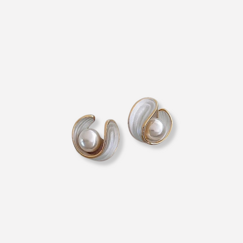 ANTOINETTE | Luxury Earrings with White Opal - Retail Flare