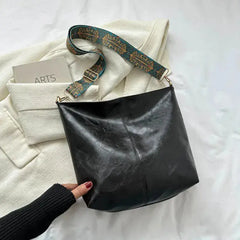 ESTHER | Vintage Shoulder Bag - Retail Flare
