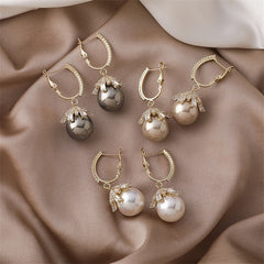 MALIA | Drop Earrings with Pearl - Retail Flare