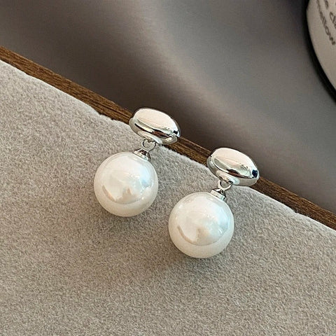 AERI | Vintage Pearl Earrings - Retail Flare