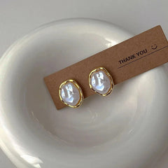 CARMEN | Elegant Pearl Earrings - Retail Flare